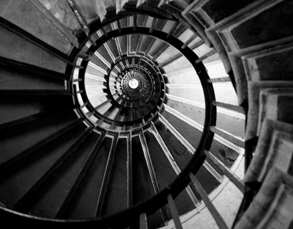 Escada em espiral.